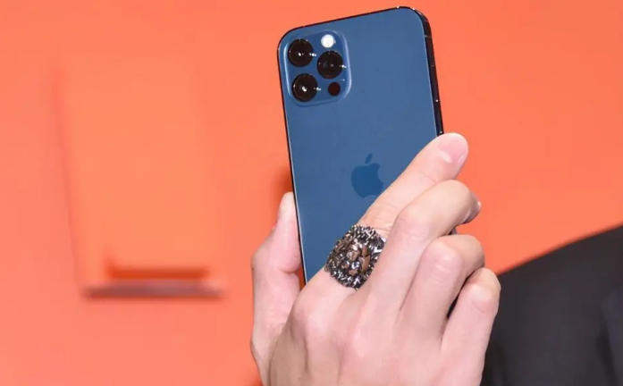 泽库苹果手机维修分享iPhone12系列重启方法教程 